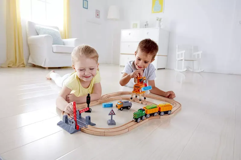 Set trenulet Hape, marfa si macara, lemn, multicolor KID021648 — imaginea 3