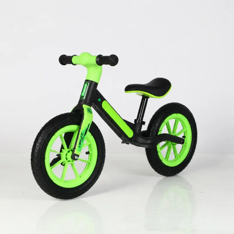 Bicicletă de echilibru Ludiro 12 inch verde, cu lumini LED și sunete, 2-5 ani