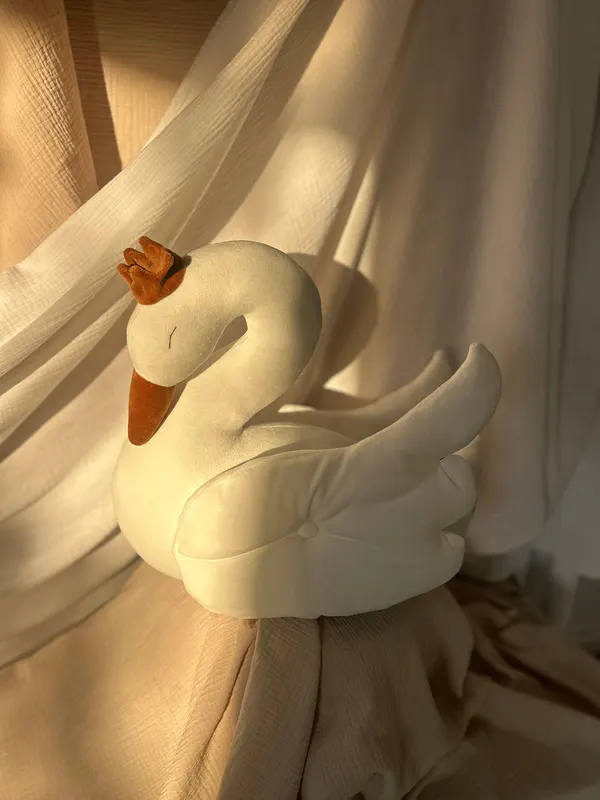 Jucărie Textilă Lebădă din Catifea, White Swan Serenity — imaginea 4