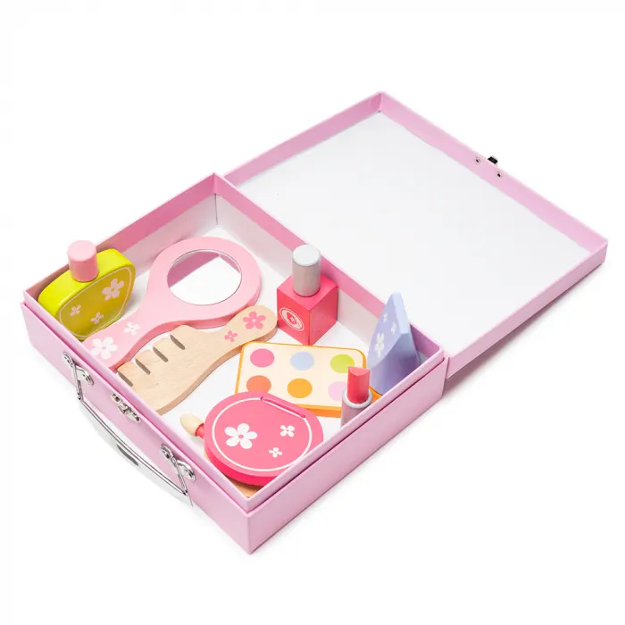 Set de Infrumusetare din Lemn in Gentuta Montessori