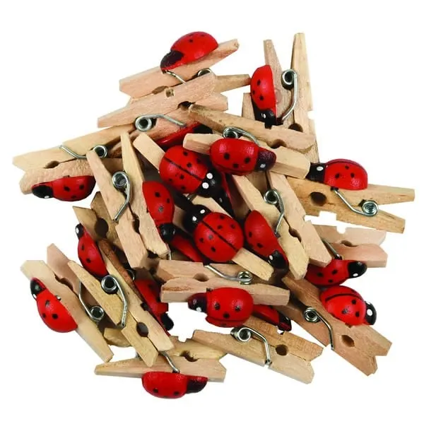 Set 20 carlige din lemn cu buburuze,3.5 cm