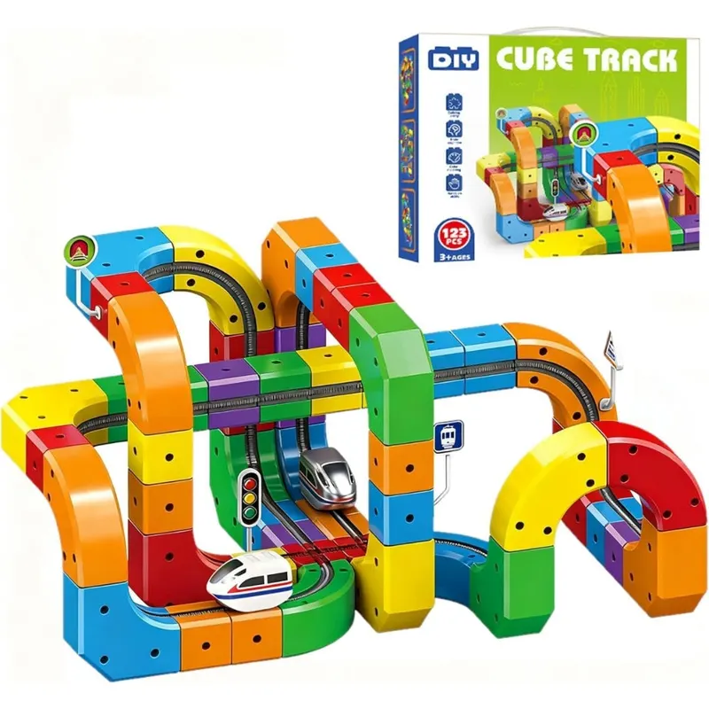 Circuit Trenuleț Electric 3D, Set Construcție Interactiv Cube Track, 123 Piese, Tren cu Acumulator USB și Lumini, Semne de Circulație, +3 Ani